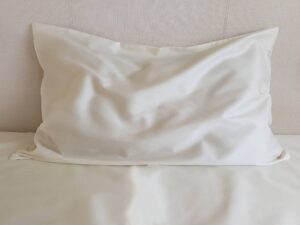 Satininis pagalvės užvalkalas pieno baltumo spalvos No Harsh